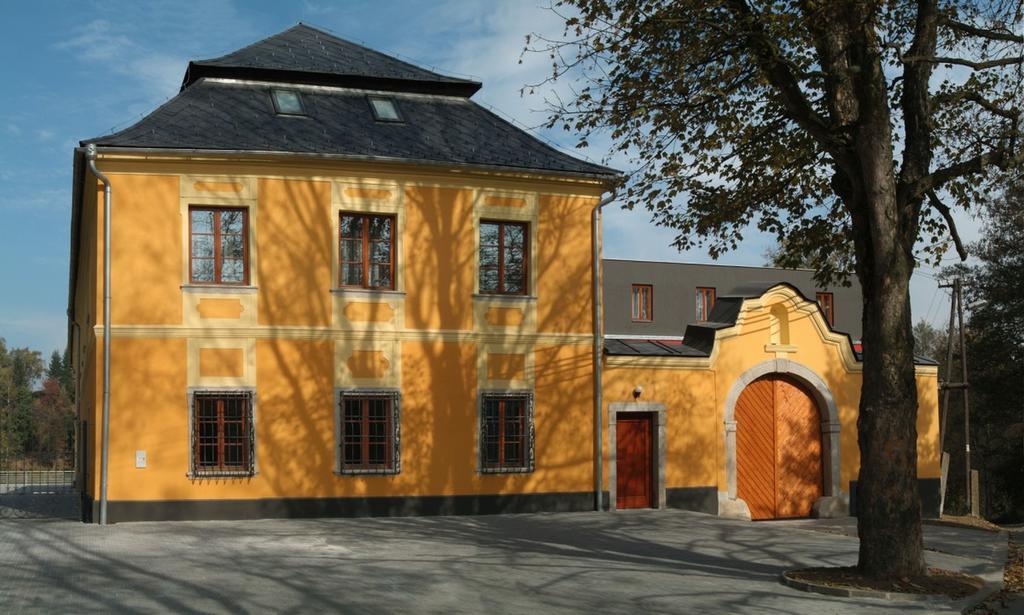 Fara Rancirov Hotel Jihlava Bagian luar foto