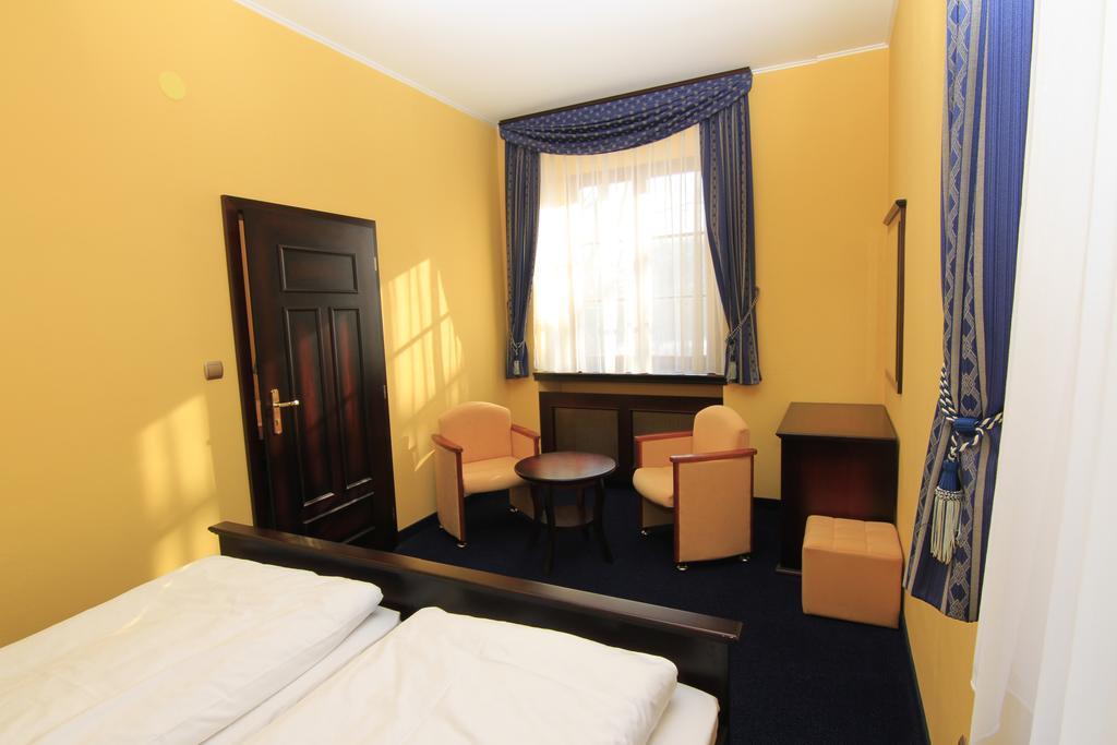 Fara Rancirov Hotel Jihlava Bagian luar foto