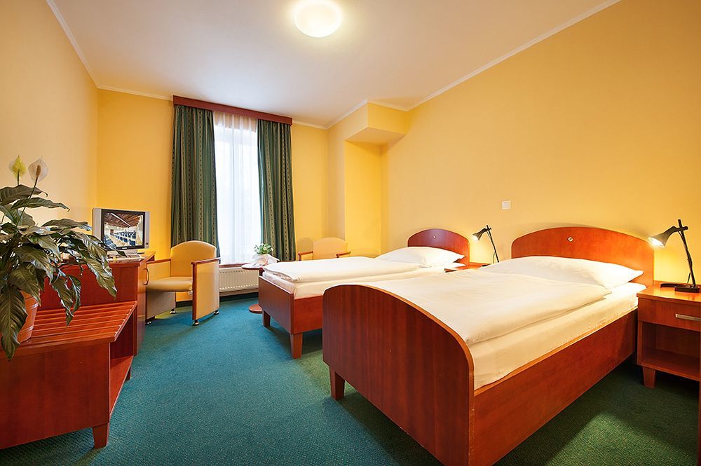 Fara Rancirov Hotel Jihlava Bagian luar foto