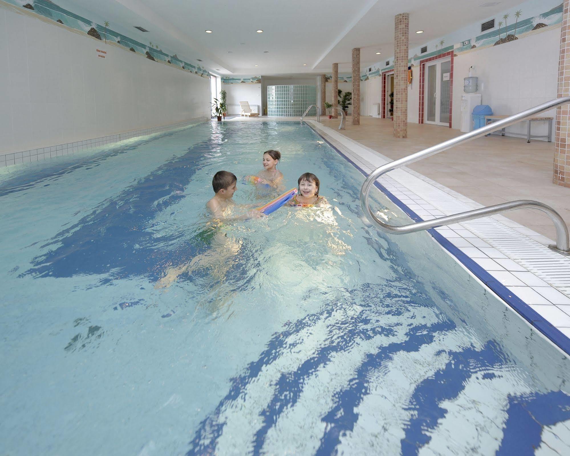 Fara Rancirov Hotel Jihlava Bagian luar foto
